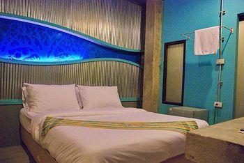 Seabox Khaolak Albergue Khao Lak