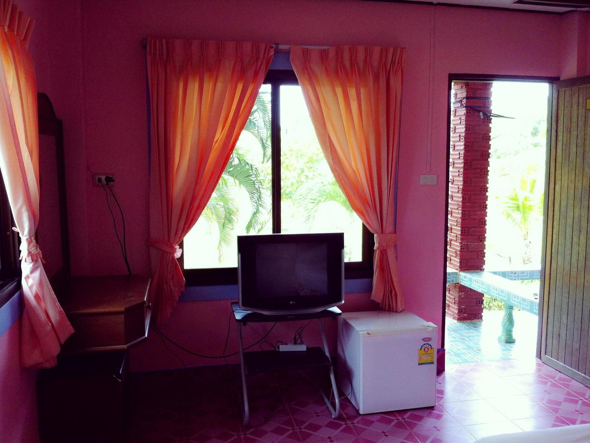 Lanta Queen Resort 2*