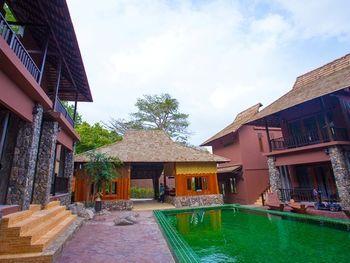 Club Hotel 3*