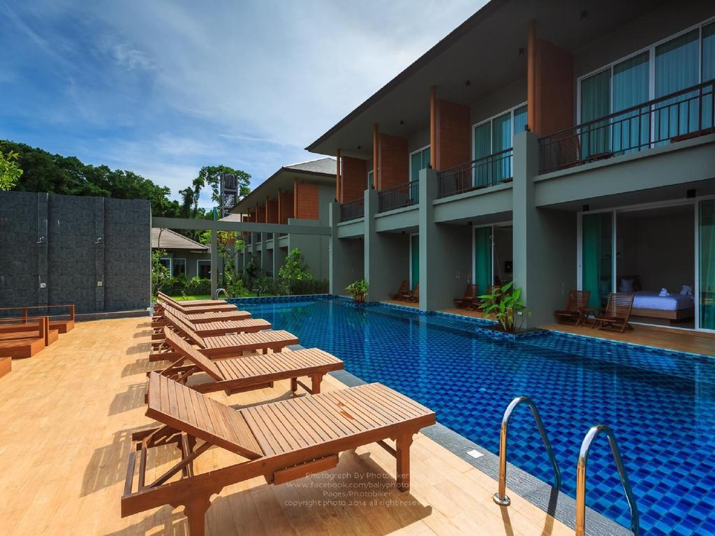 Khaolak Forest