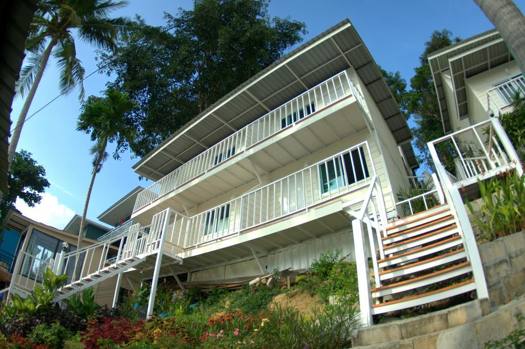 Uphill Lodge *