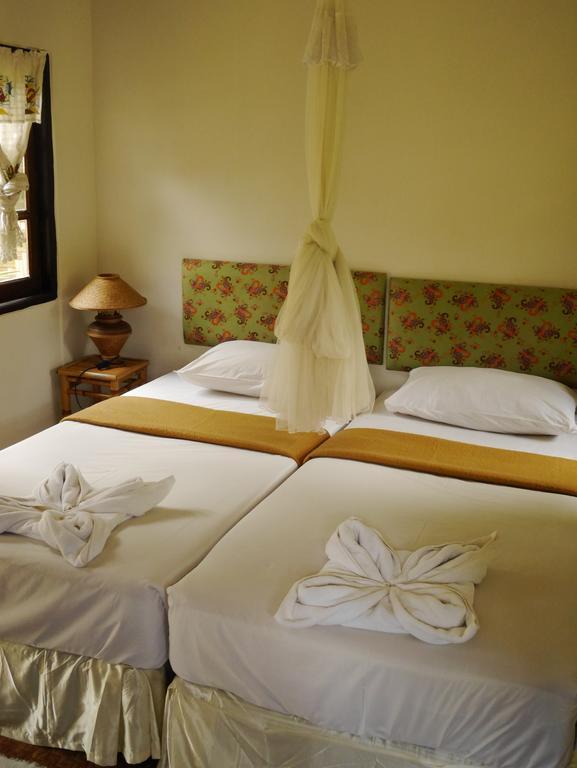 Charlie Hut Bungalow Resort Ko Phi Phi