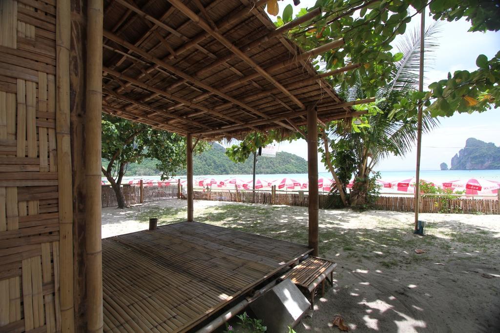 Resort Charlie Hut Bungalow Ko Phi Phi