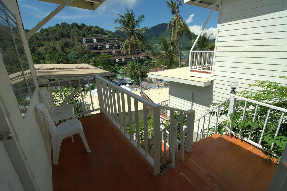 Lodge Uphill Phi Phi Don