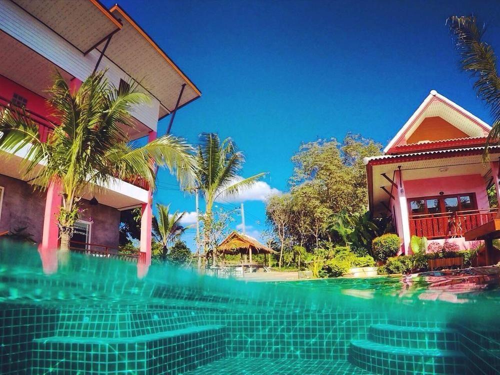 Pinky & - Sha Extra Koh Lanta