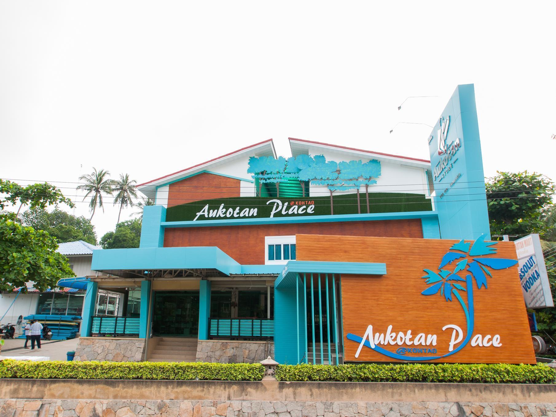 Aukotan Place 3*