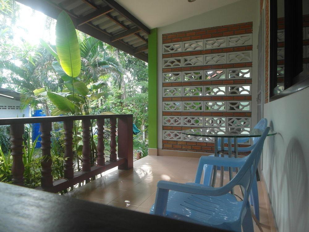Wandee * Khao Lak