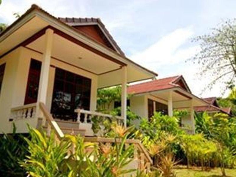 Clean Resort 3*