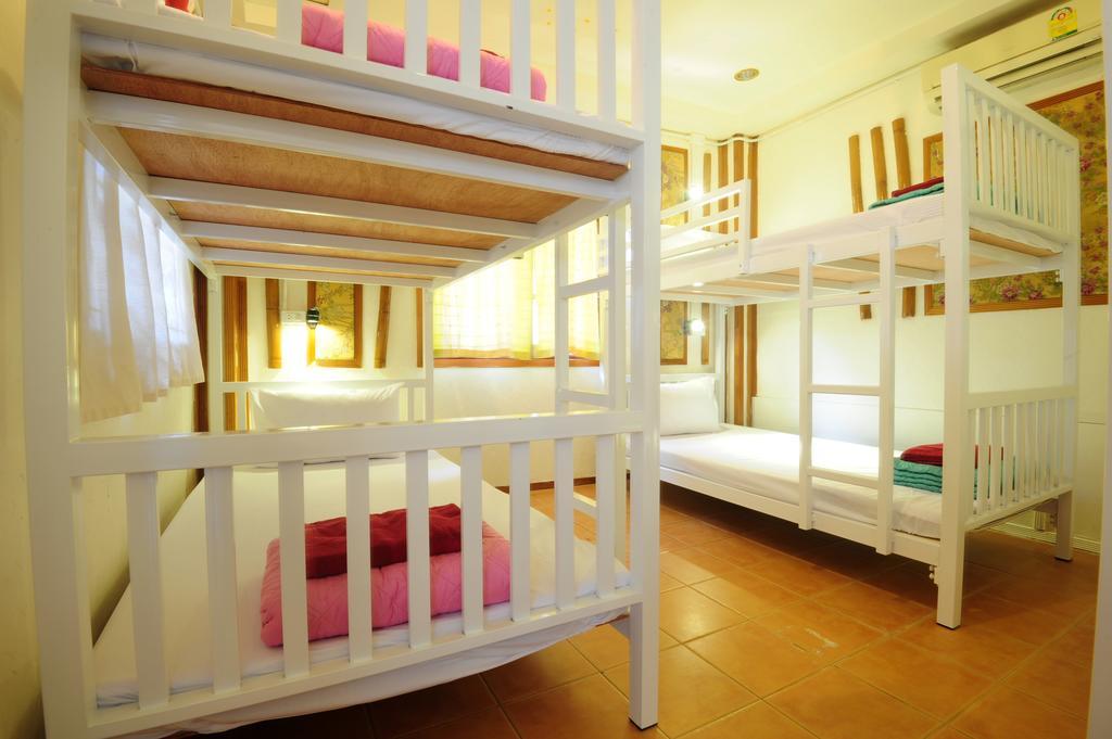 October Hostel Phi Phi Don