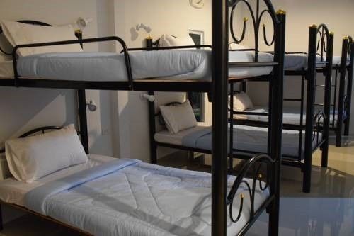 Baan Longhaad Hostel *