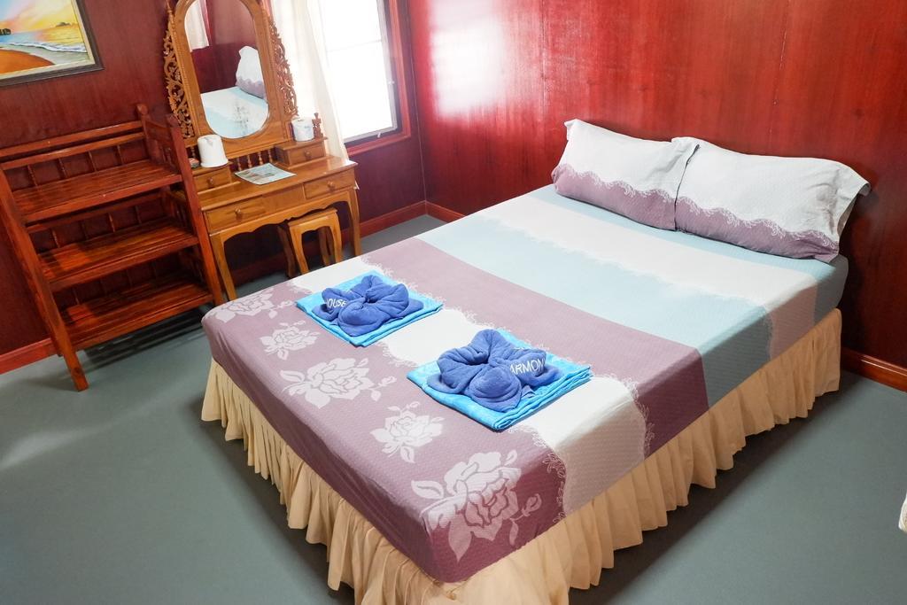 Hostel Harmony House-sha *