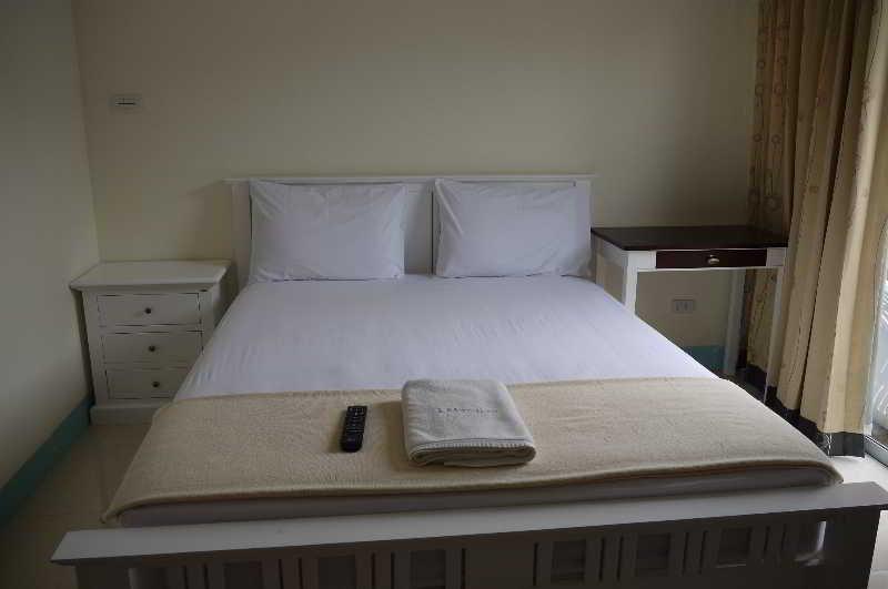 J Aparthotel 2*