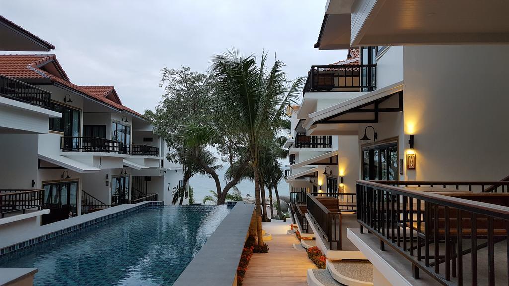 Simple Life Cliff View