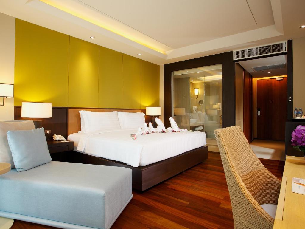 Graceland Khaolak Beachfront 5*