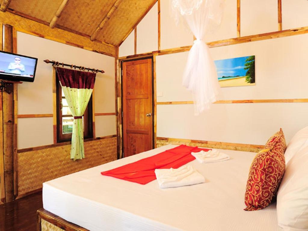 Phuphaya Seaview - Adult Only