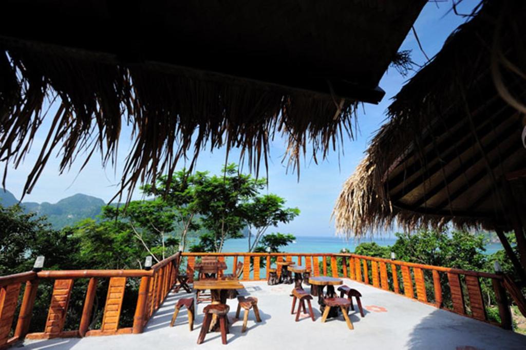 Phuphaya Seaview - Adult Only 3* Phi Phi Don