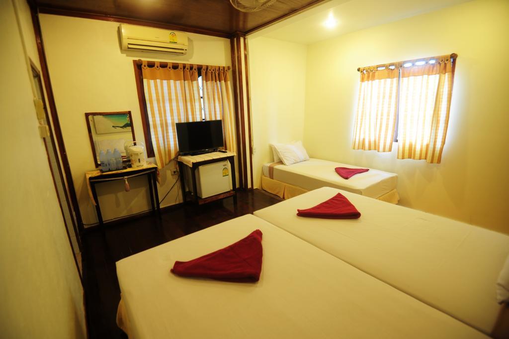 Hostel October Phi Phi Don