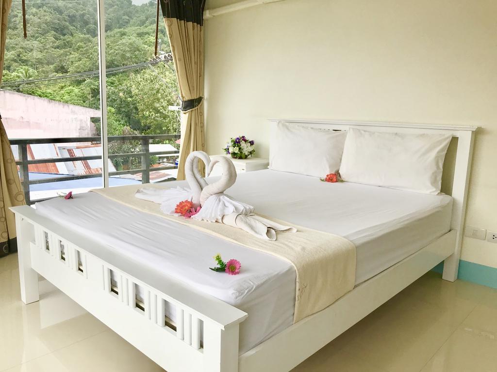 Aparthotel J 2*