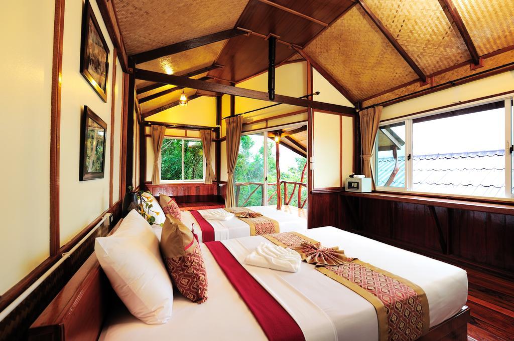 Phuphaya Seaview - Adult Only