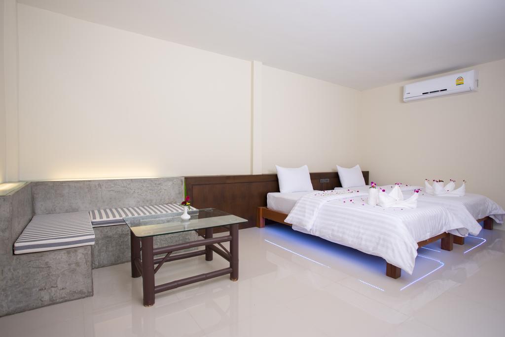 Suksompong Resort 3*
