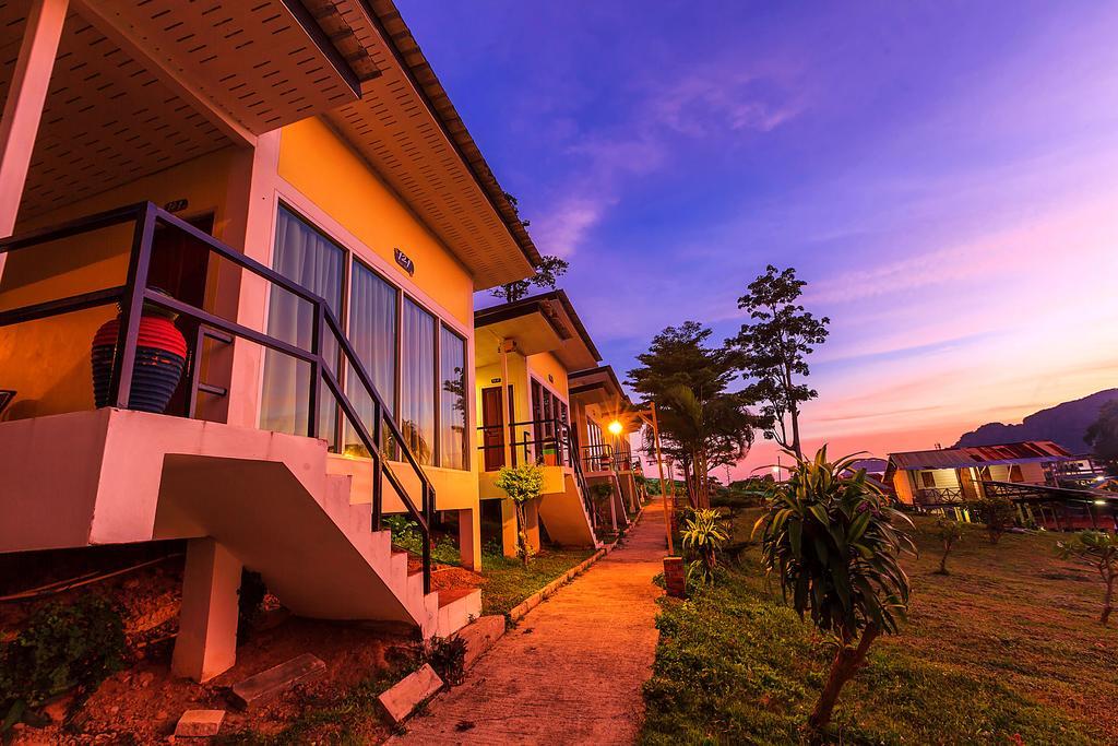 Chang Grand Phi Phi Don