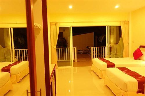 Oyo 75361 Phuket Airport Sonwa Hotel