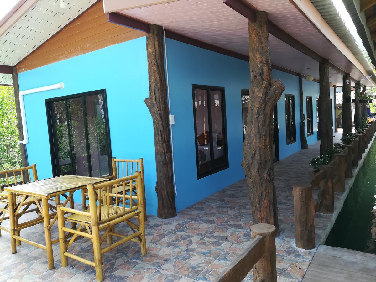Chomlay & Restaurant Guest house 2*