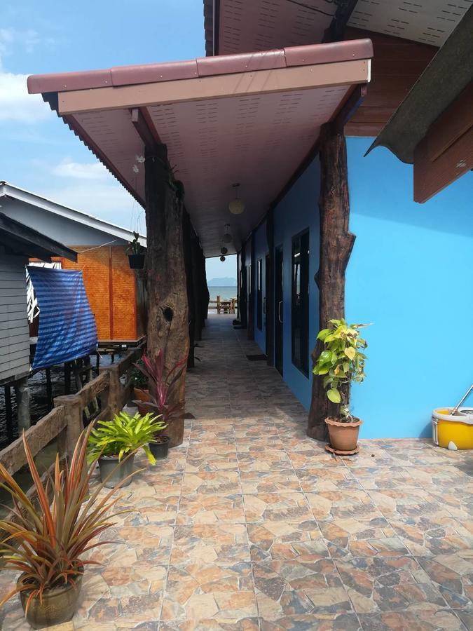 Guest house Chomlay & Restaurant 2*