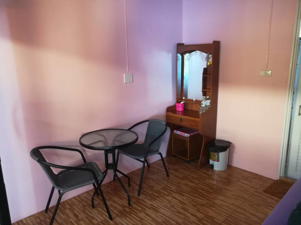 Chomlay & Restaurant Guest house