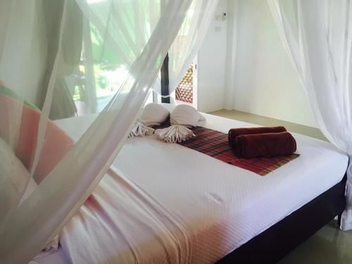 Pinky & - Sha Extra 4* Koh Lanta