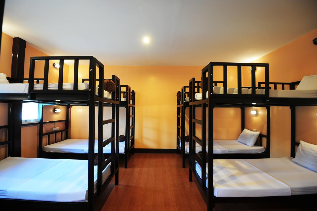 Twin Palms Hostel Phi Phi Don