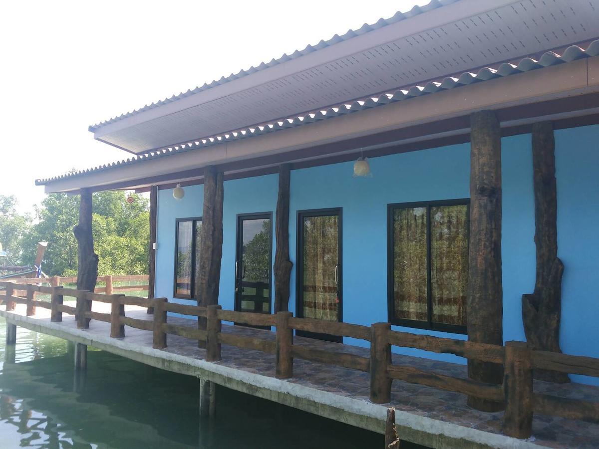 Chomlay & Restaurant Guest house Koh Lanta