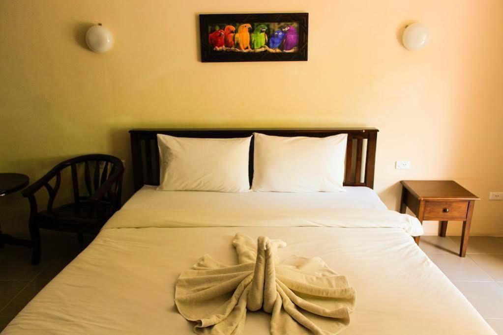 Hotel Number 1 & Restaurant 2*