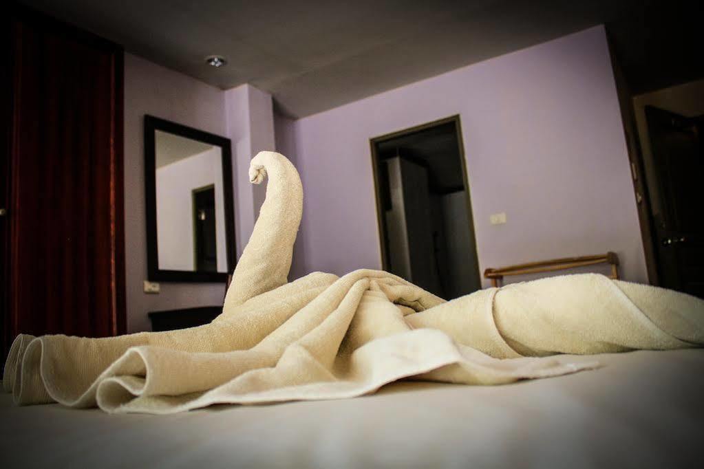 Number 1 & Restaurant Hotel