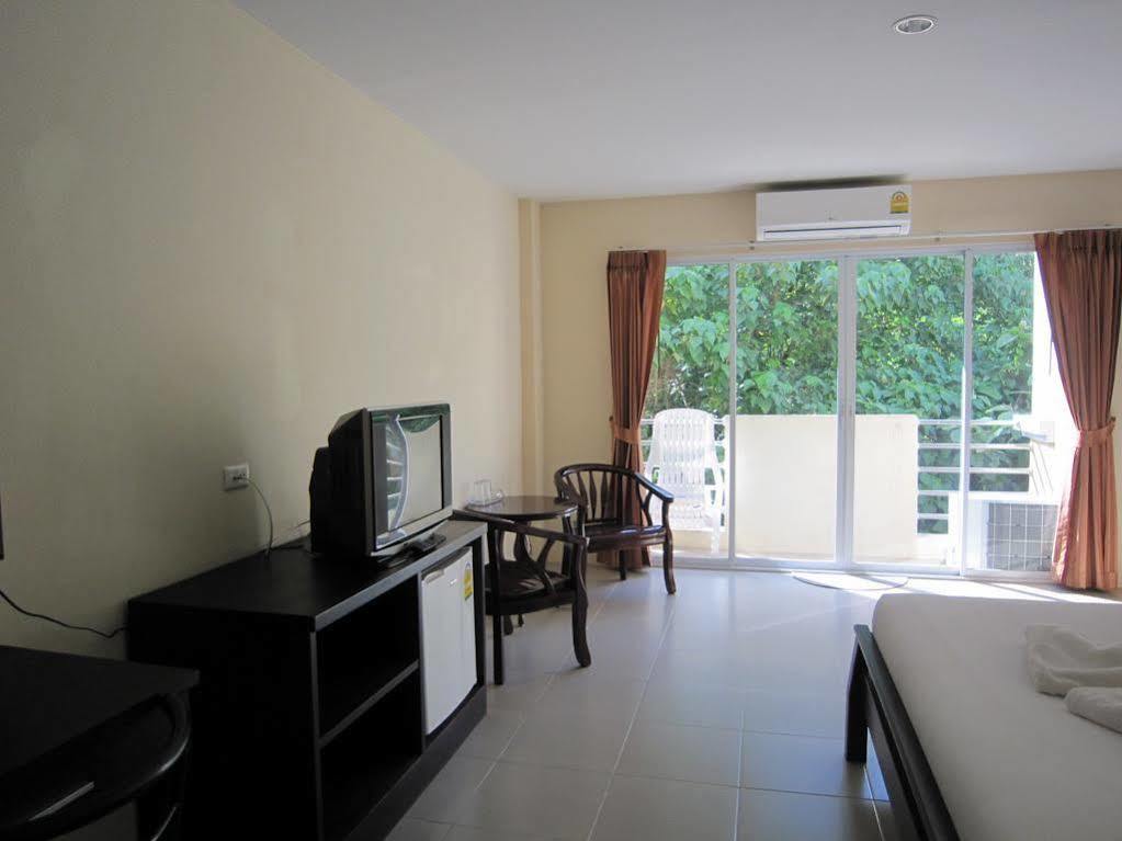 Number 1 & Restaurant 2* Ao Nang