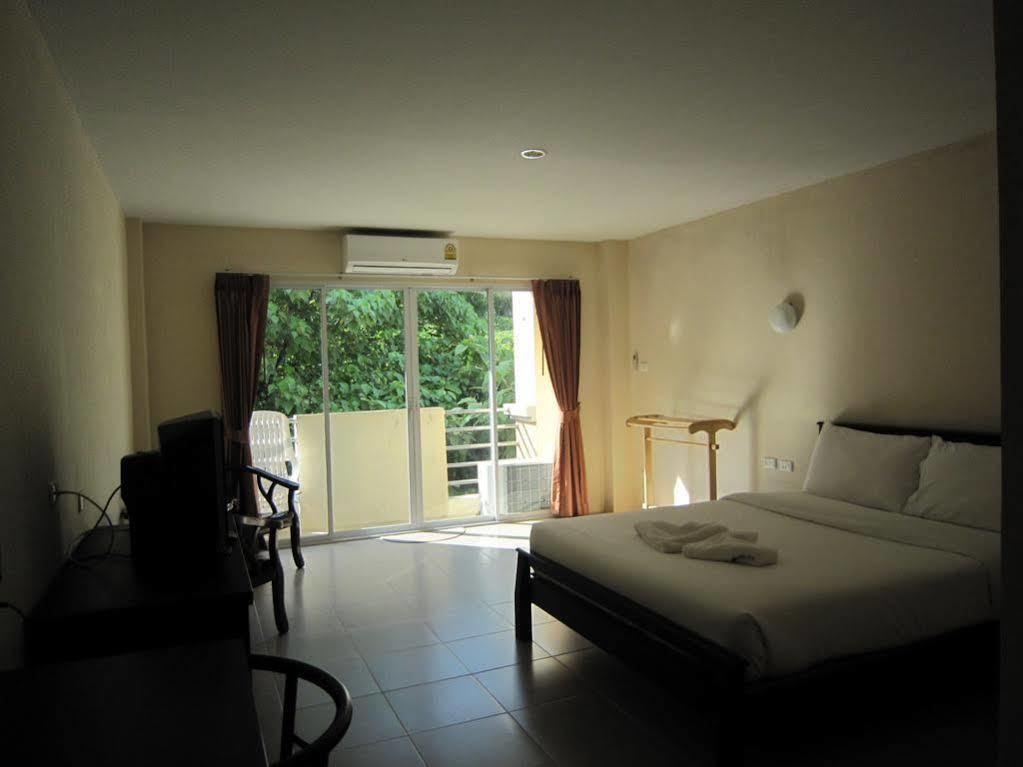Number 1 & Restaurant Hotel 2*