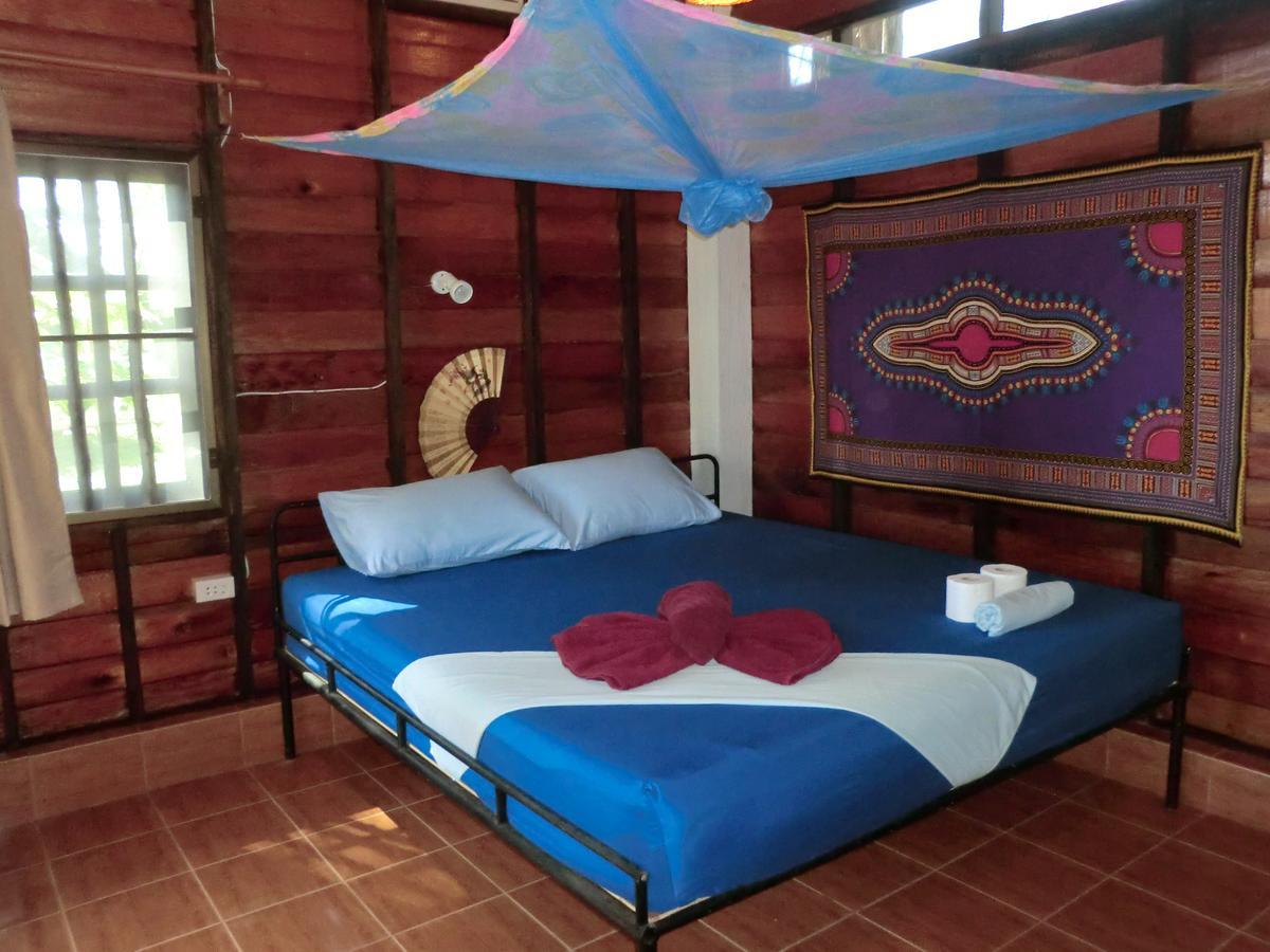 Hans Strand Bungalows Resort