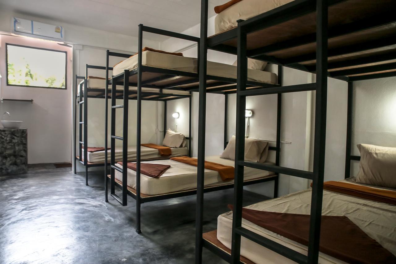 Hostel Black Wood *