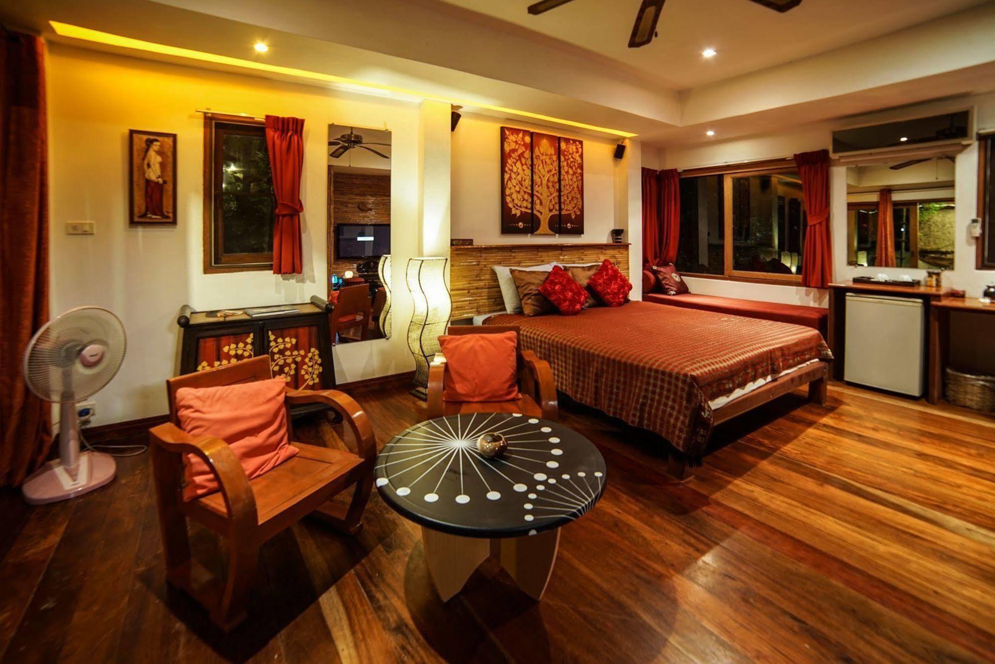 La Cigale Bed & Breakfast Koh Tao