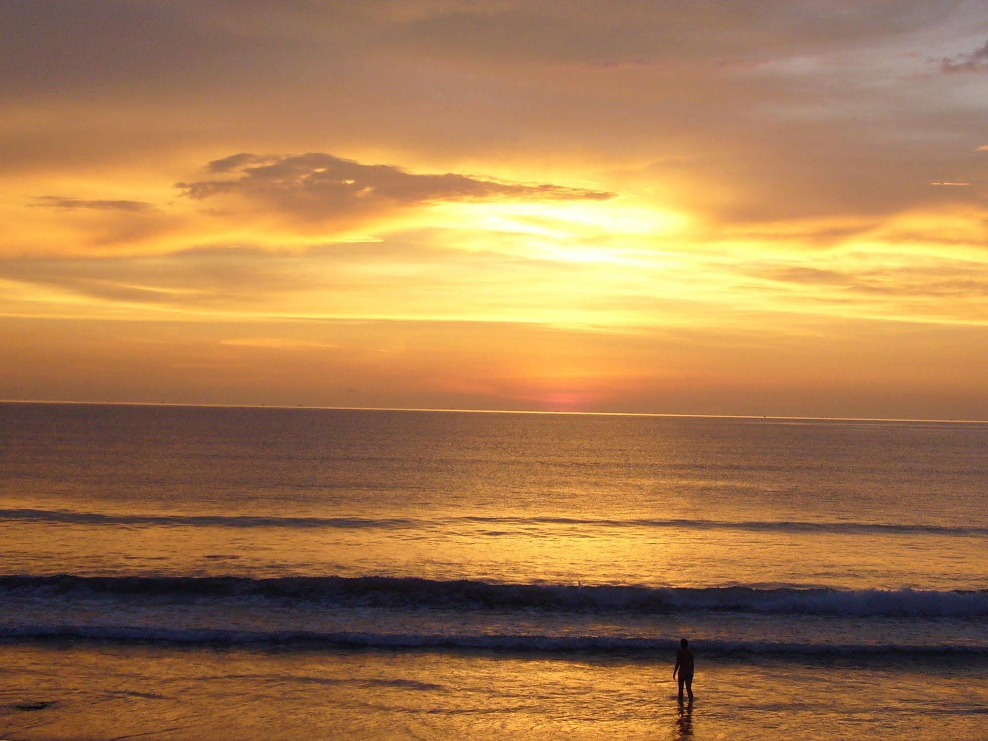 Resort Lanta Seafront 3*