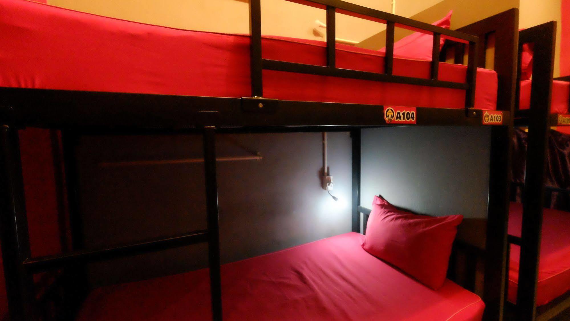 Hostel Let It Bee Econo Koh Lanta