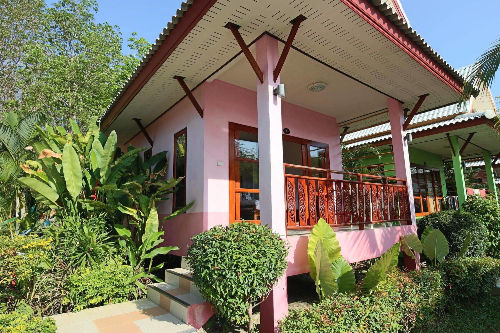 Pinky & - Sha Extra Hotel Koh Lanta