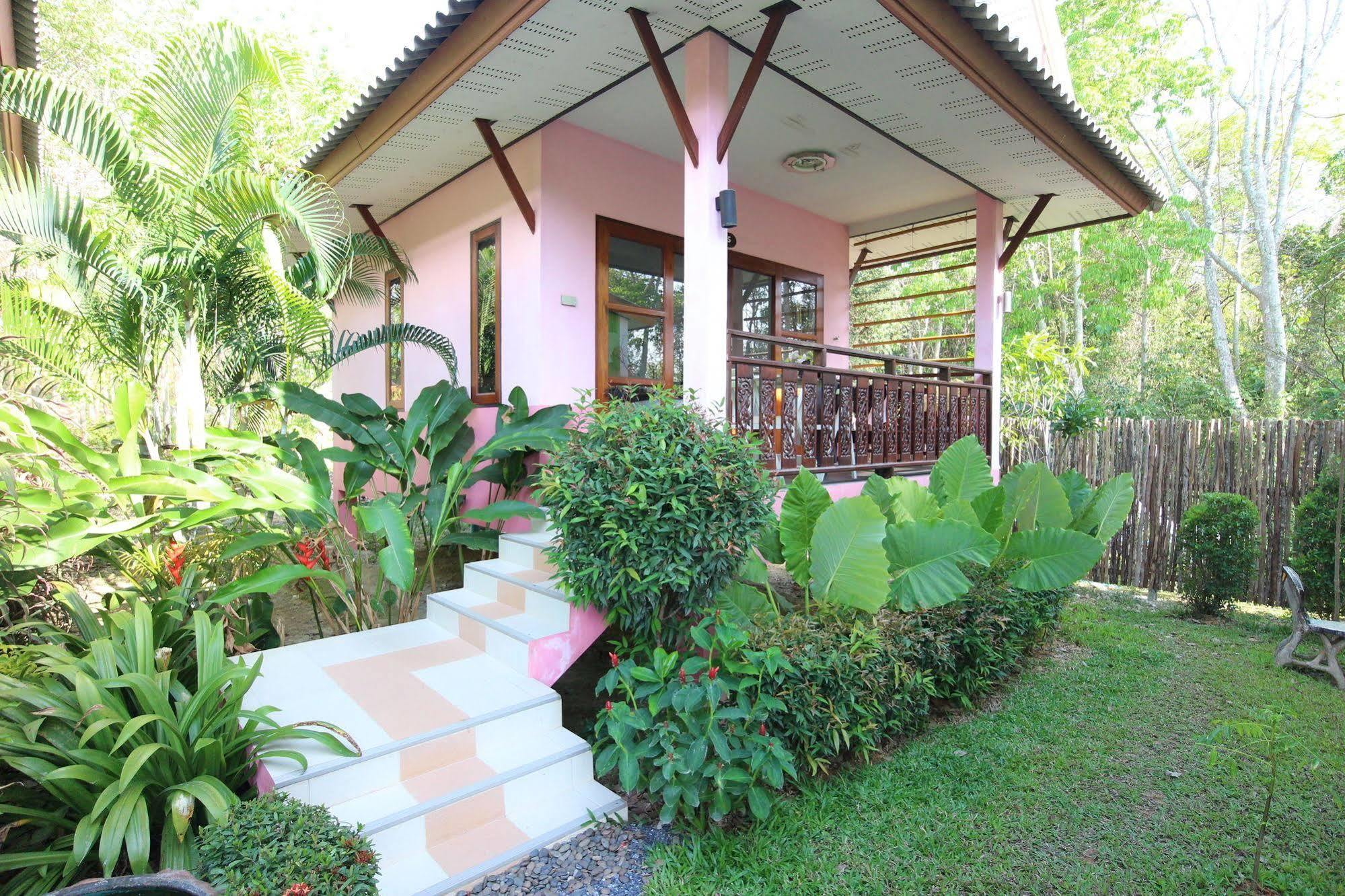 Pinky & - Sha Extra Hotel 4*