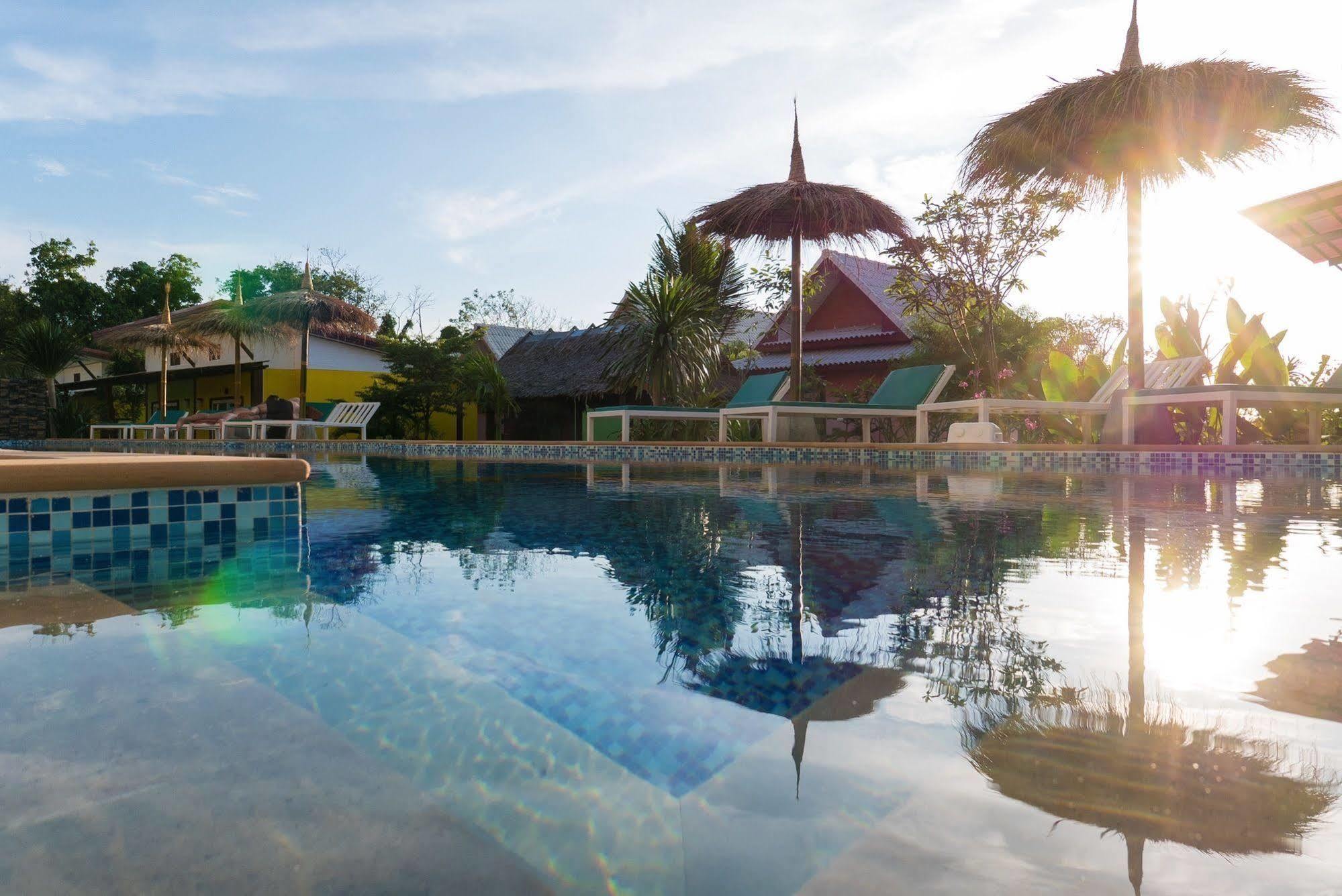 Pinky & - Sha Extra Hotel 4*