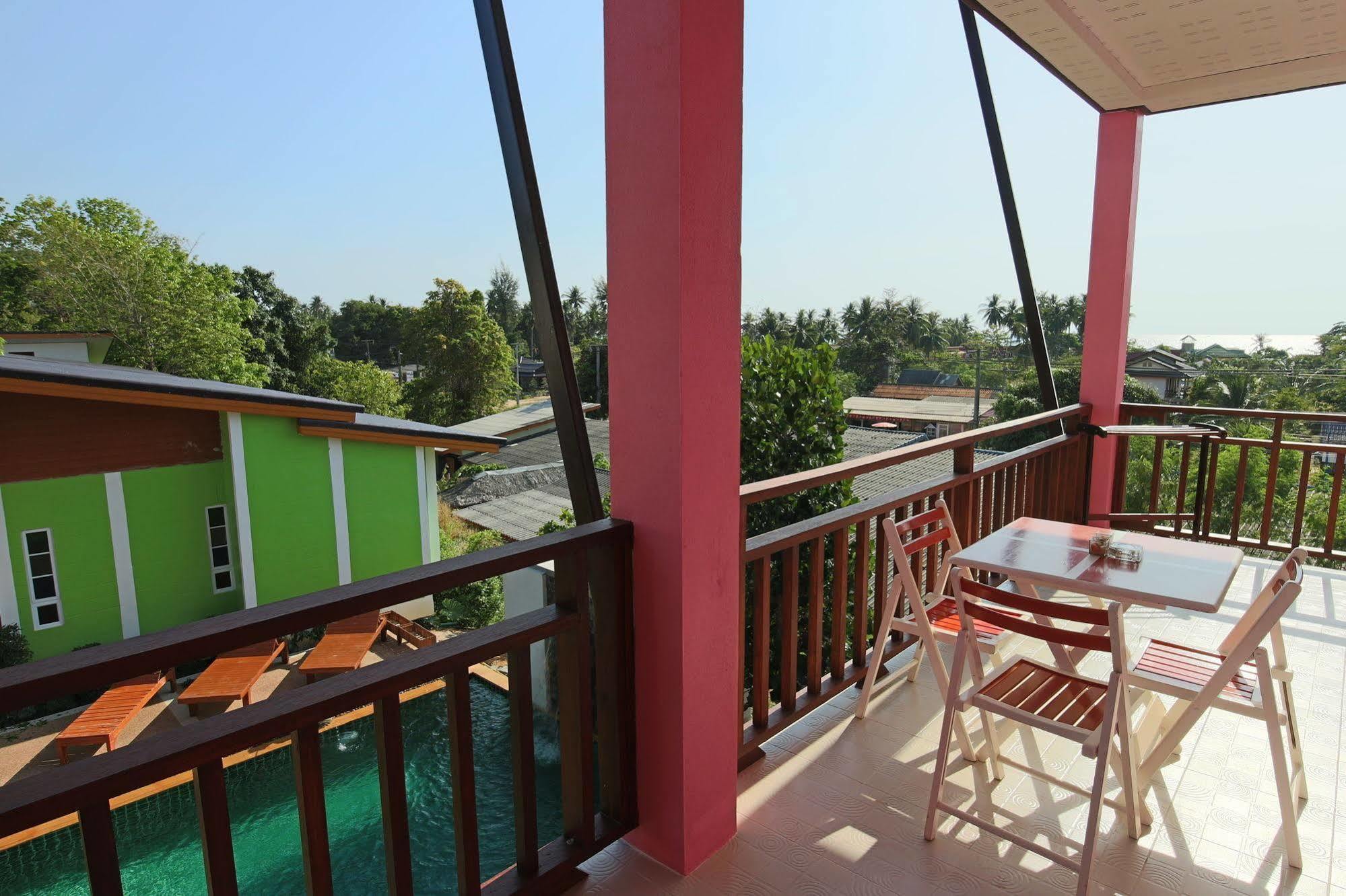 Pinky & - Sha Extra 4* Koh Lanta