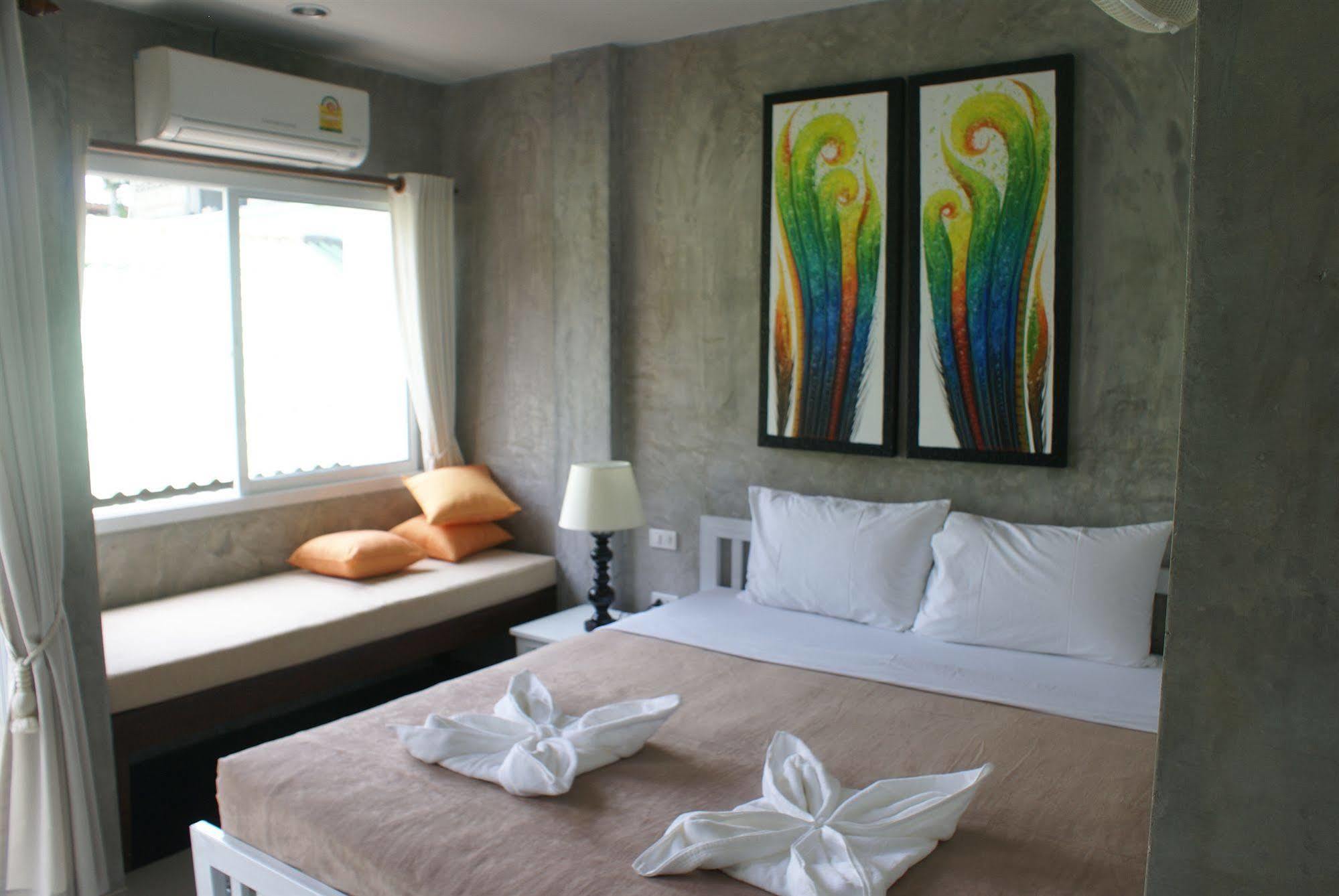 Ban'S Avenue Guesthouse 3*