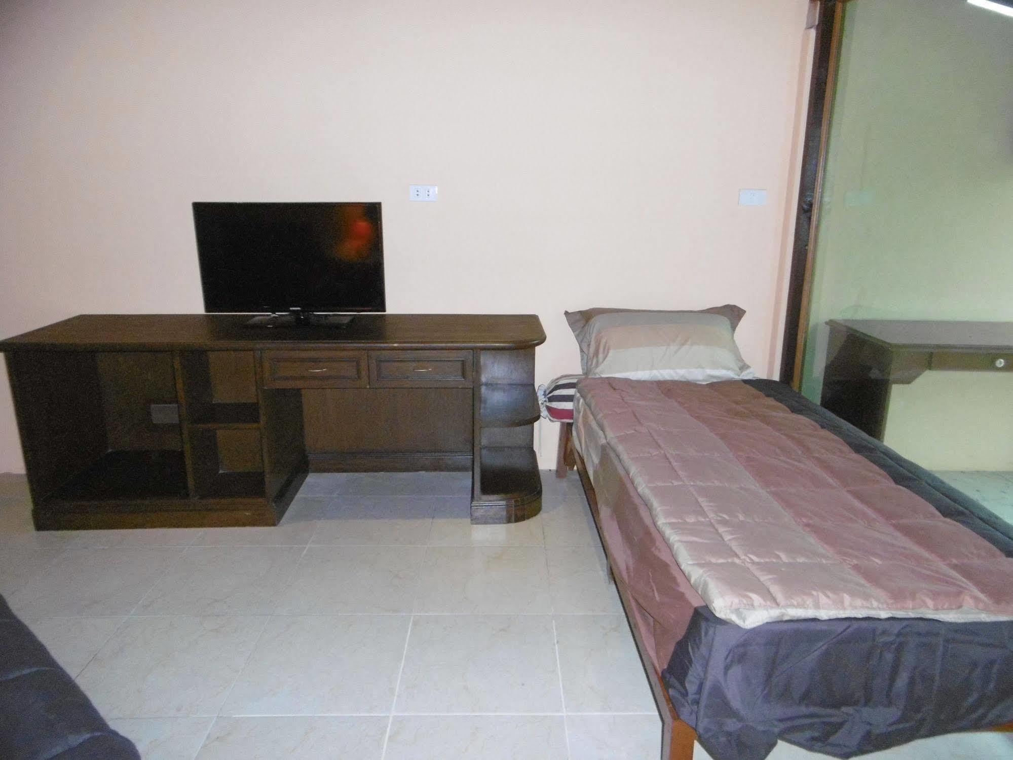 Guest house Relax Eco Life Center - 2*