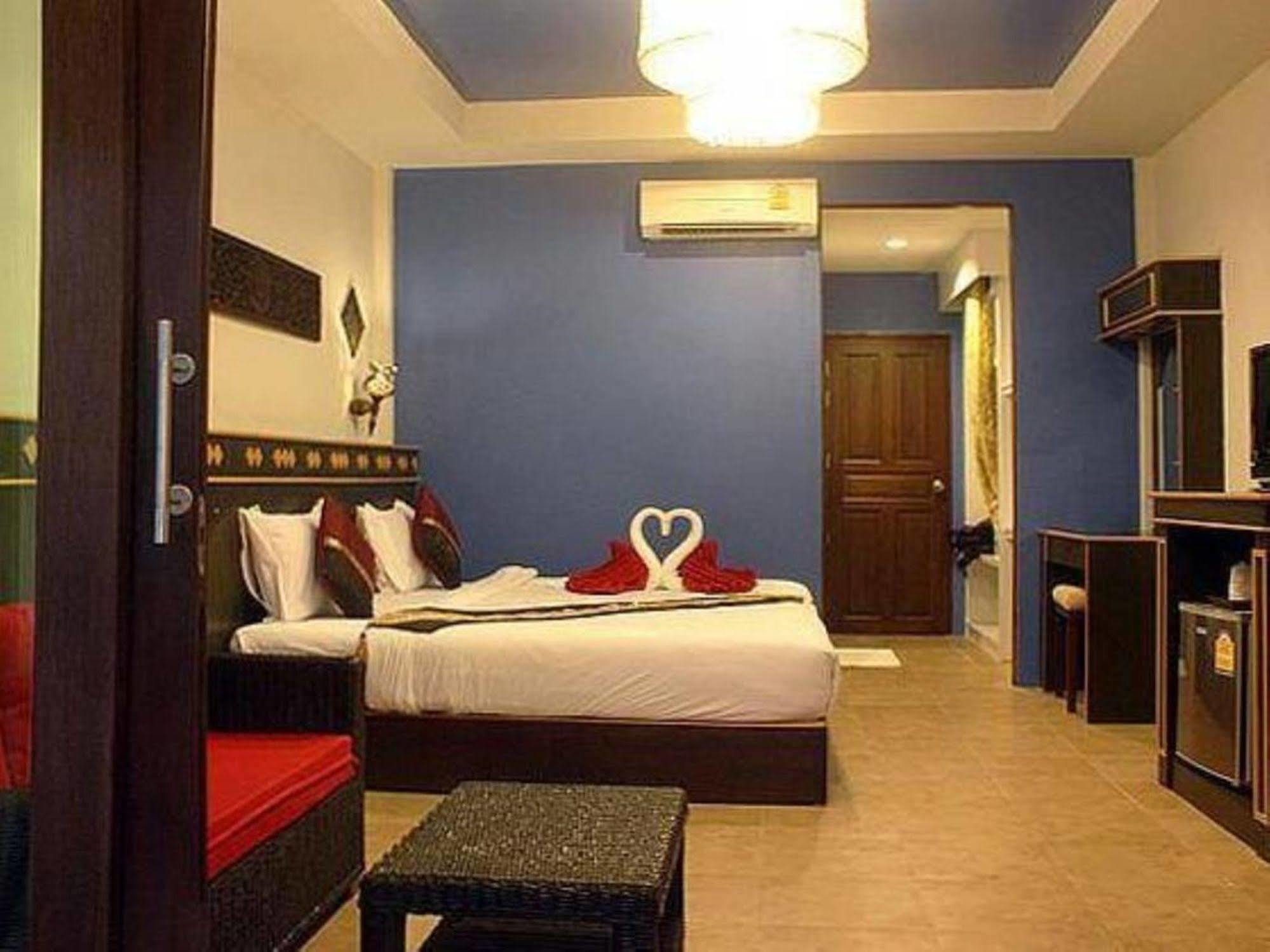 Simple Life Resort 3*