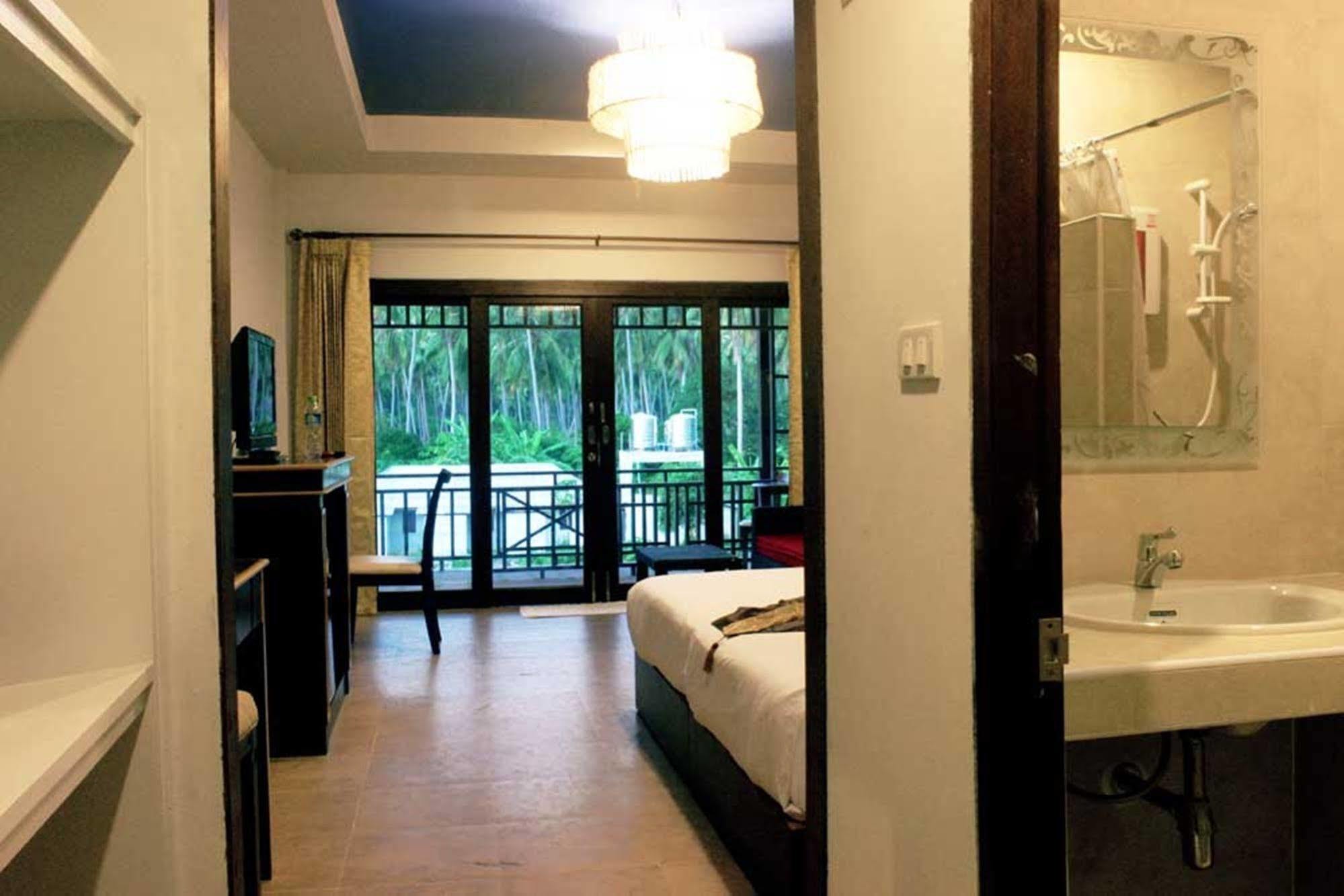 Simple Life Resort