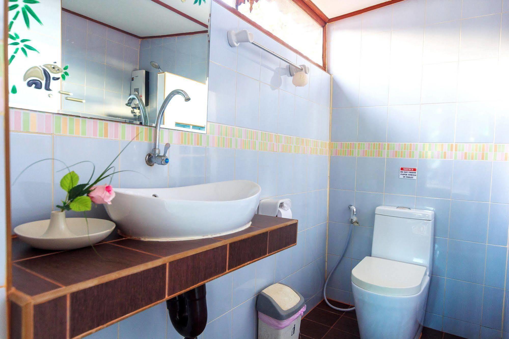 Phuphaya Seaview - Adult Only 3* Phi Phi Don